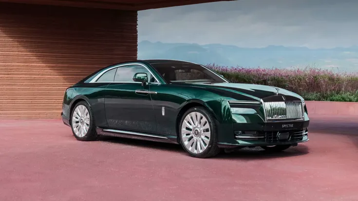 Rolls-Royce Spectre side view
